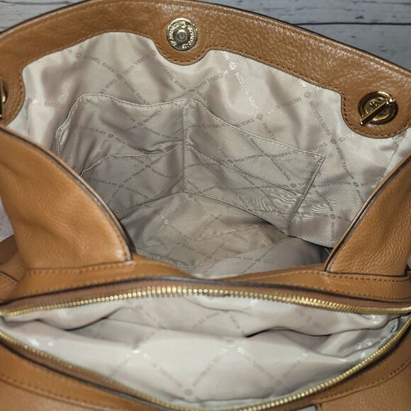 Michael Kors Jet Set Large Tan Genuine Soft Leather Shoulder Hobo Bag - Picture 13 of 16